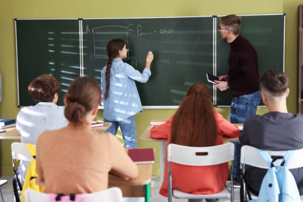 How Teachers Can Effectively Address Different Learning Speeds In The Classroom